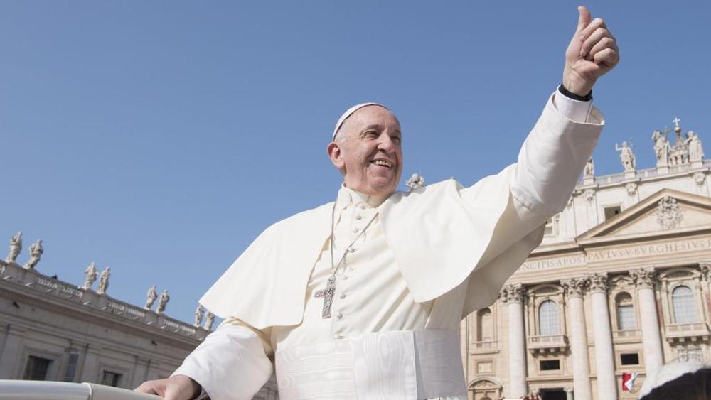 Papa Francesco pregare per il prossimo