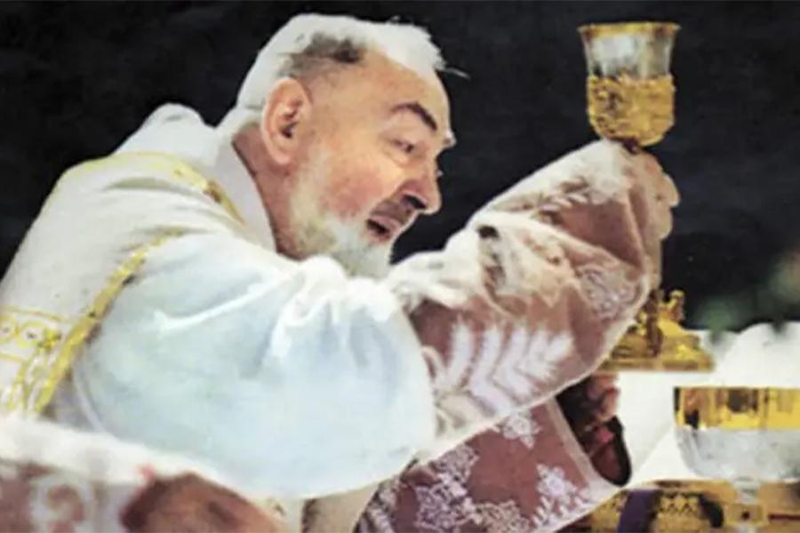 padre pio diceva la madonna mi accompagna all'altare